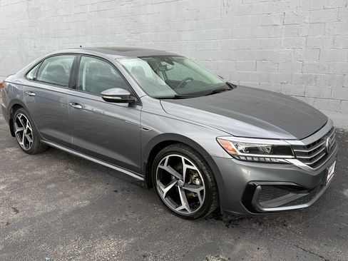 Used 2020 Volkswagen Passat 2.0T R-Line image 6