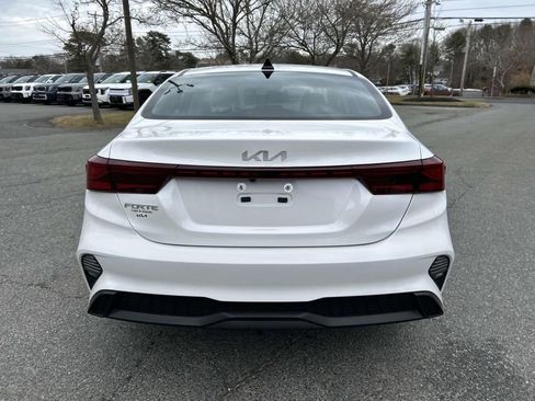Used 2024 Kia Forte LXS image 4