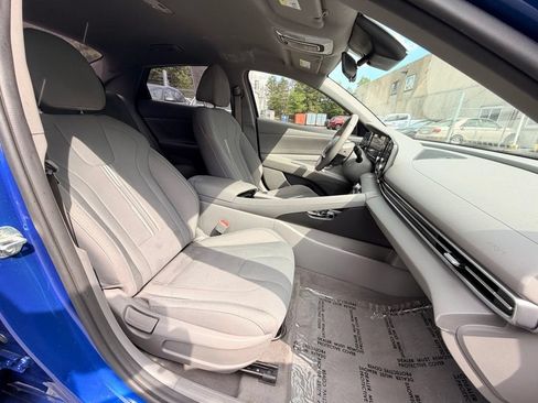 Used 2022 Hyundai Elantra SEL w/ Convenience Package FWD image 15