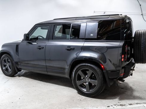 Used 2023 Land Rover Defender 110 V8 AWD/4WD image 2