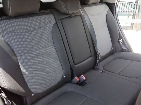 Used 2017 Kia Soul + FWD image 12
