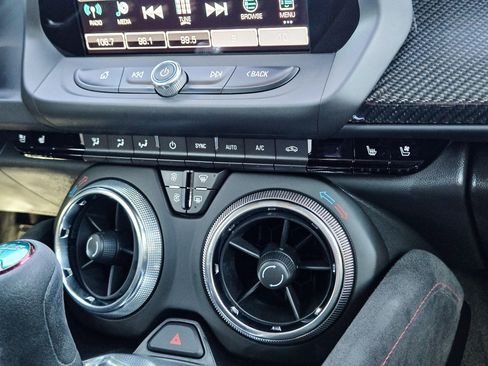 Used 2018 Chevrolet Camaro ZL1 image 34