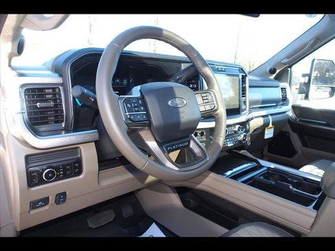 Used 2026 Ford F450 Platinum w/ Platinum Plus Package image 16