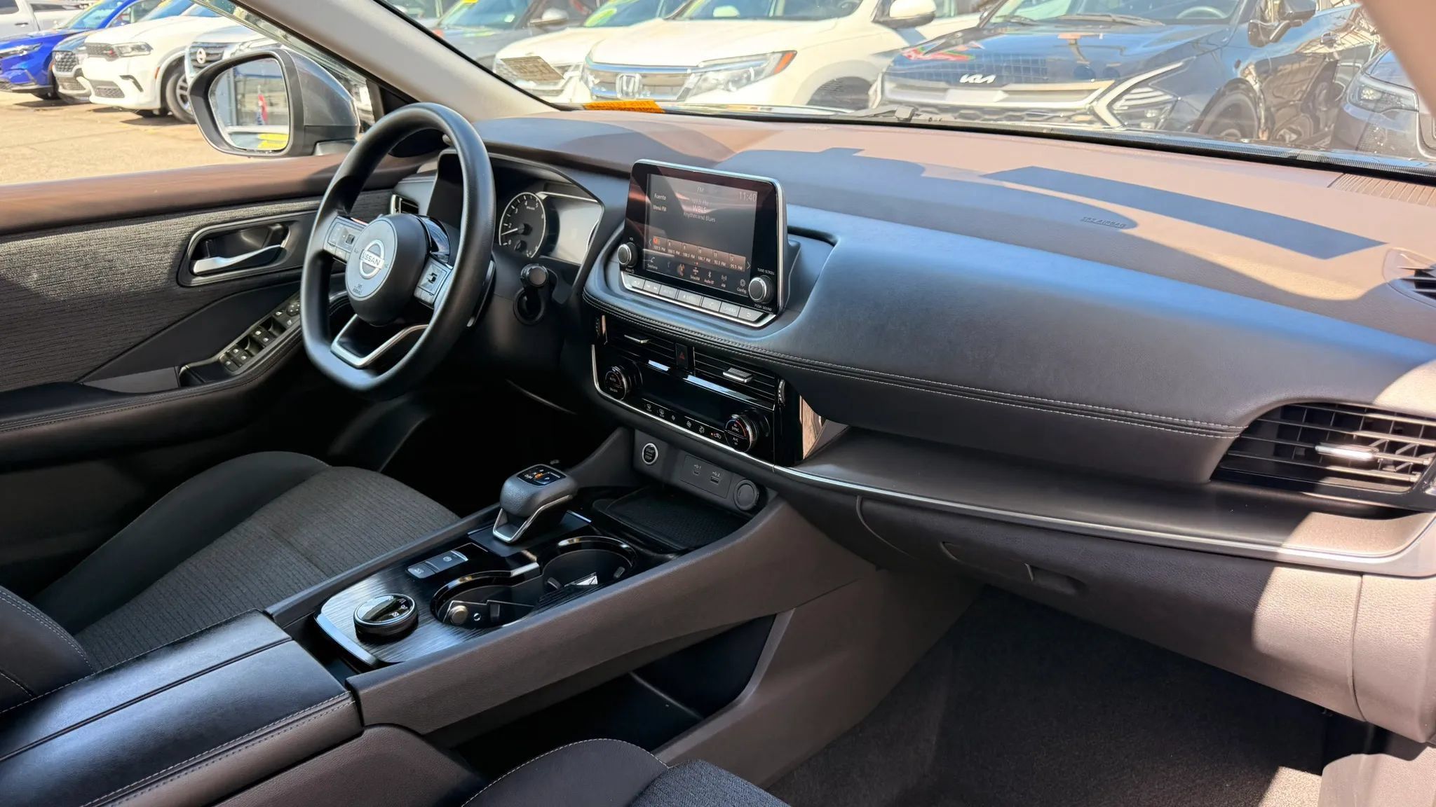 Used 2021 Nissan Rogue SV AWD/4WD image 17