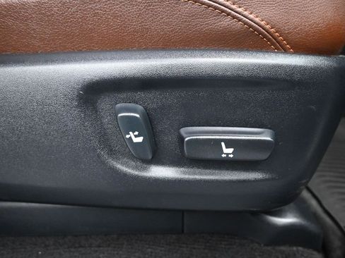 Used 2021 Toyota 4Runner Limited image 12