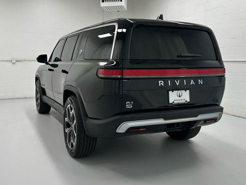 Used 2025 Rivian R1S Adventure AWD/4WD image 8