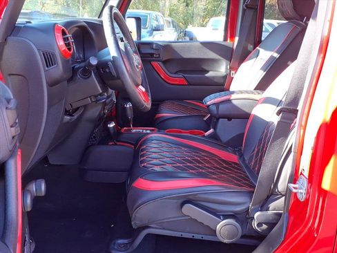 Used 2016 Jeep Wrangler Unlimited Sport image 4