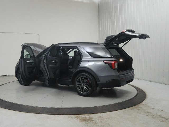 Used 2025 Ford Explorer ST-Line w/ Premium Package RWD image 14