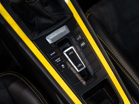 Used 2016 Porsche Boxster Spyder RWD image 27
