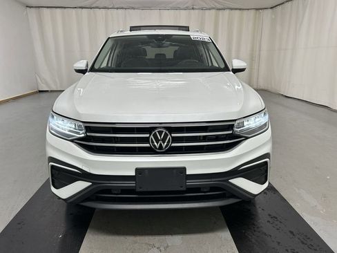 Used 2023 Volkswagen Tiguan SE AWD/4WD image 3