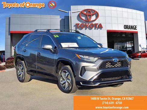 Certified 2024 Toyota RAV4 SE image 1