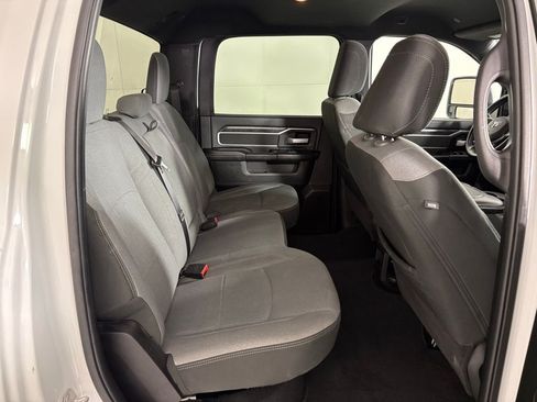 Used 2024 RAM 2500 Big Horn AWD/4WD image 40