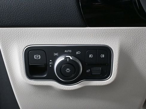 Certified 2025 Mercedes-Benz GLA 250 4MATIC image 9