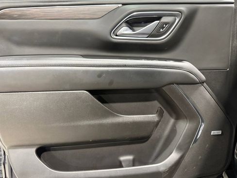 Used 2022 Chevrolet Tahoe Z71 w/ Luxury Package AWD/4WD image 22