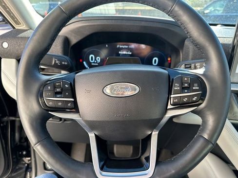 Used 2025 Ford Explorer Platinum w/ LUX Leather Package image 33