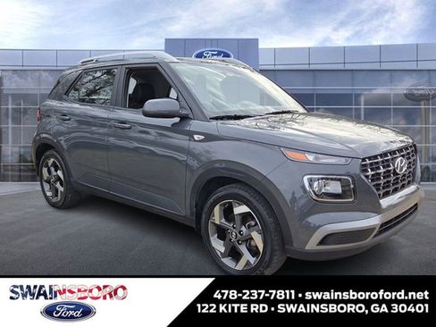 Used 2024 Hyundai Venue SEL image 1
