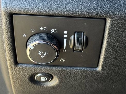 Used 2019 Jeep Grand Cherokee Limited X image 23