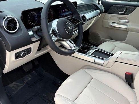 New 2026 Mercedes-Benz GLB 250 4MATIC image 12