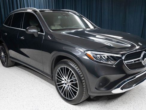 New 2026 Mercedes-Benz GLC 300 4MATIC image 3
