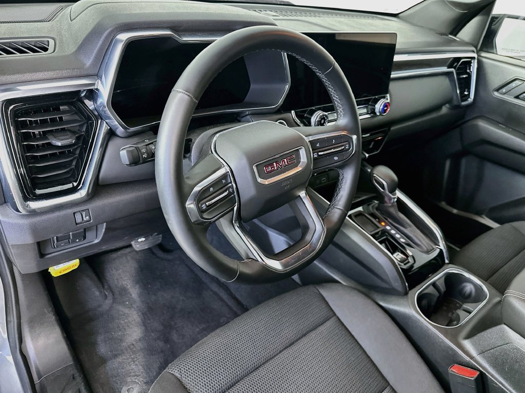 Used 2025 GMC Canyon Elevation w/ Technology Package RWD image 30