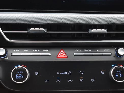 Used 2025 Hyundai Sonata SEL FWD image 10
