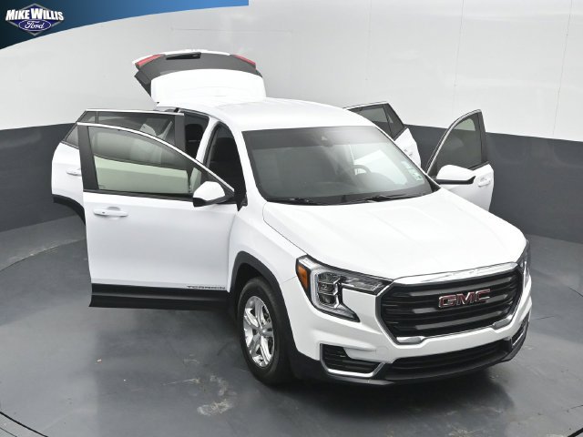 Used 2024 GMC Terrain SLE FWD image 25