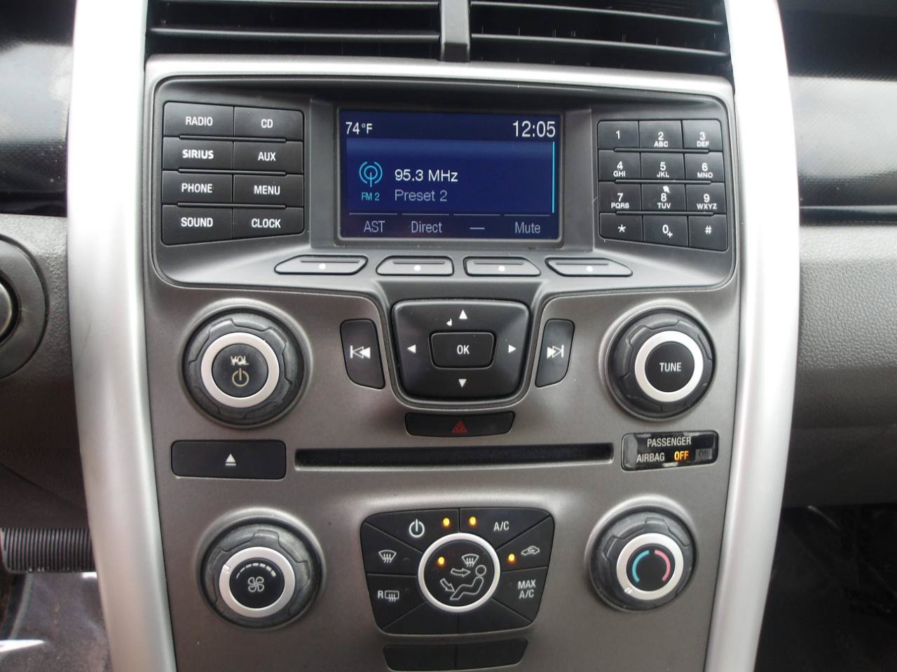 Used 2014 Ford Edge SE FWD image 22