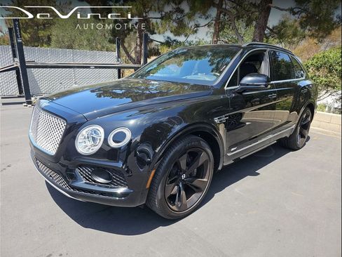 Used 2020 Bentley Bentayga Plug-In Hybrid AWD/4WD image 1