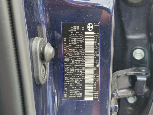 Used 2025 Toyota Corolla SE image 32