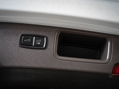 Used 2019 Porsche Macan S image 23