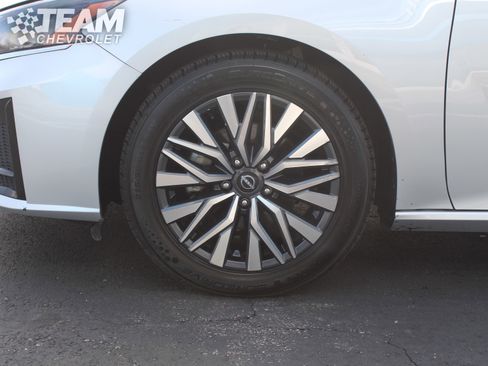 Used 2024 Nissan Altima 2.5 SV image 30