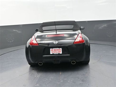 Used 2010 Nissan 370Z Touring image 6