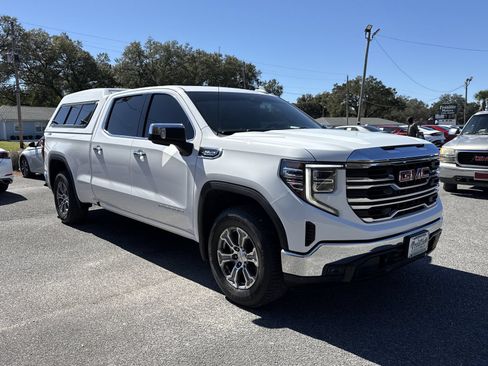 Used 2023 GMC Sierra 1500 SLT w/ X31 Off-Road Package AWD/4WD image 7