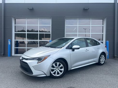 Used 2024 Toyota Corolla LE image 1