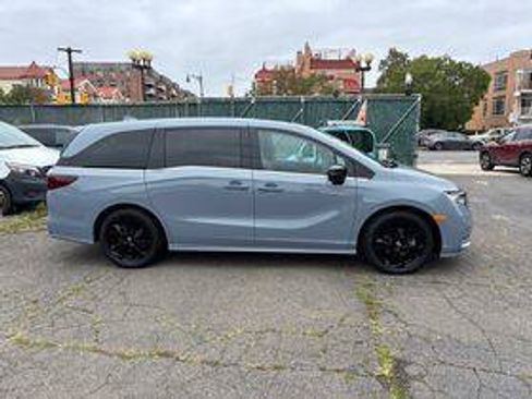 Used 2024 Honda Odyssey Sport image 8