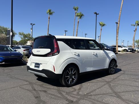 Certified 2024 Kia Soul EX w/ Option Group 015 FWD image 3