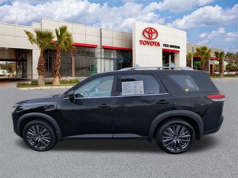 Used 2023 Nissan Pathfinder SL w/ SL Premium Package image 7