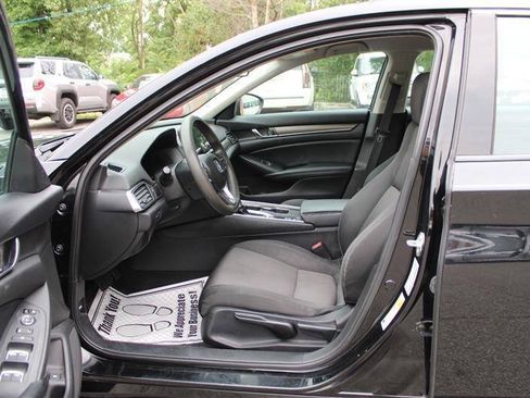 Used 2018 Honda Accord LX image 10
