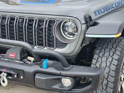 Used 2023 Jeep Wrangler Unlimited Rubicon 4xe AWD/4WD image 9