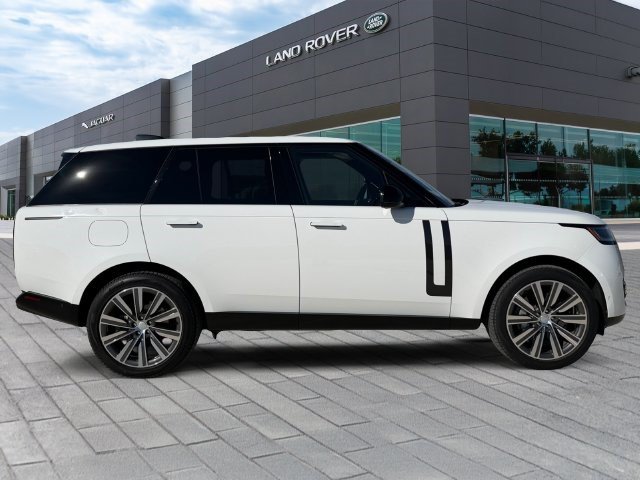 Used 2023 Land Rover Range Rover SE AWD/4WD image 6
