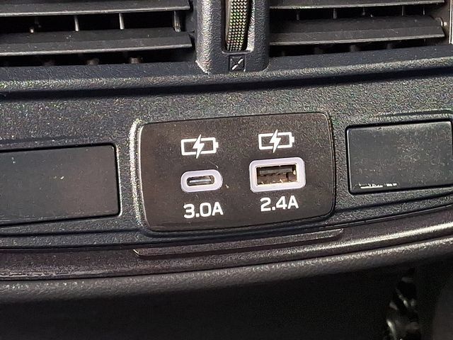 Used 2025 Subaru Forester Limited AWD/4WD image 12