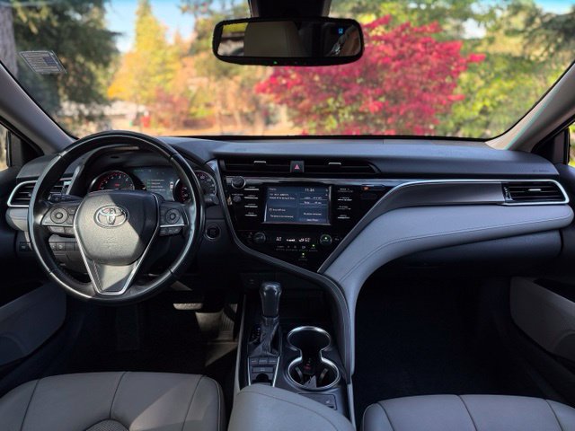 Used 2018 Toyota Camry XSE FWD image 19