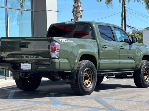 Used 2021 Toyota Tacoma TRD Sport w/ Technology Package image 5