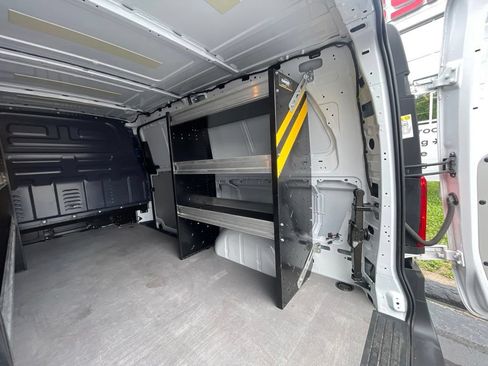 Used 2023 Mercedes-Benz Metris image 12