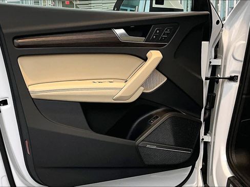 Certified 2025 Audi Q5 2.0T Premium Plus w/ Premium Plus Package image 21