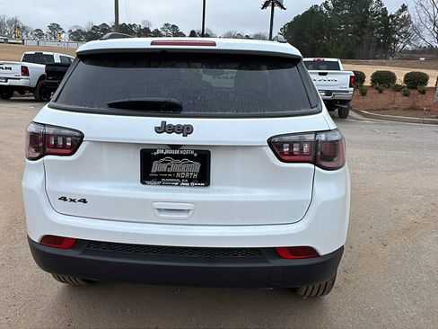 New 2026 Jeep Compass Latitude image 9