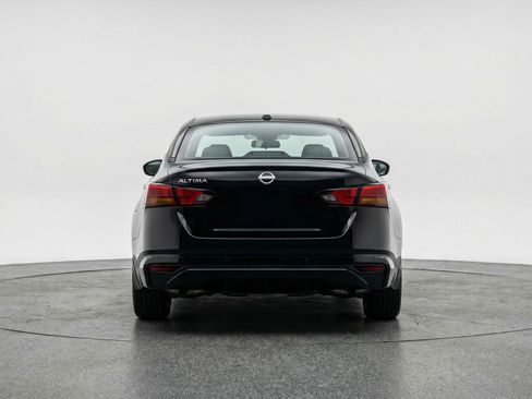 Used 2025 Nissan Altima 2.5 SV image 7