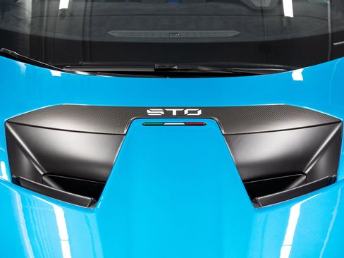 Used 2022 Lamborghini Huracan STO RWD image 16