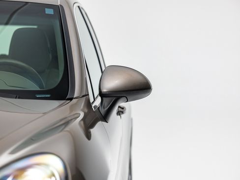 Used 2014 Porsche Cayenne S image 9