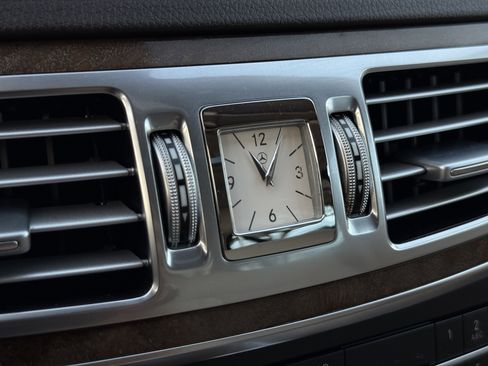 Used 2016 Mercedes-Benz E 350 Sedan w/ Premium Package image 29